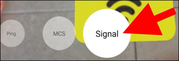 לחצו על האפשרות Signal באפליקציית WiFi AR כדי לראות את עוצמת האות האלחוטי