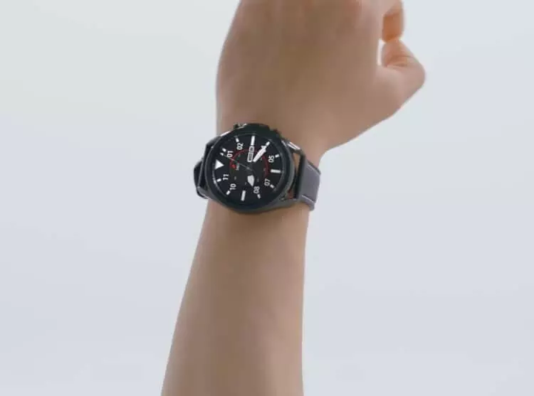 ה- Galaxy Watch3 על היד
