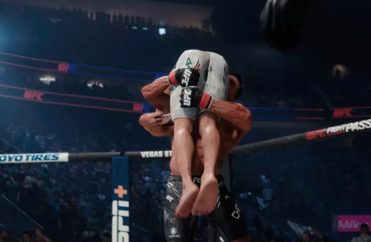 שני לוחמים נלחמים במשחק UFC 5