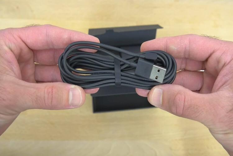 שיאומי צירפה לאריזה כבל Micro USB באורך שלושה וחצי מטרים