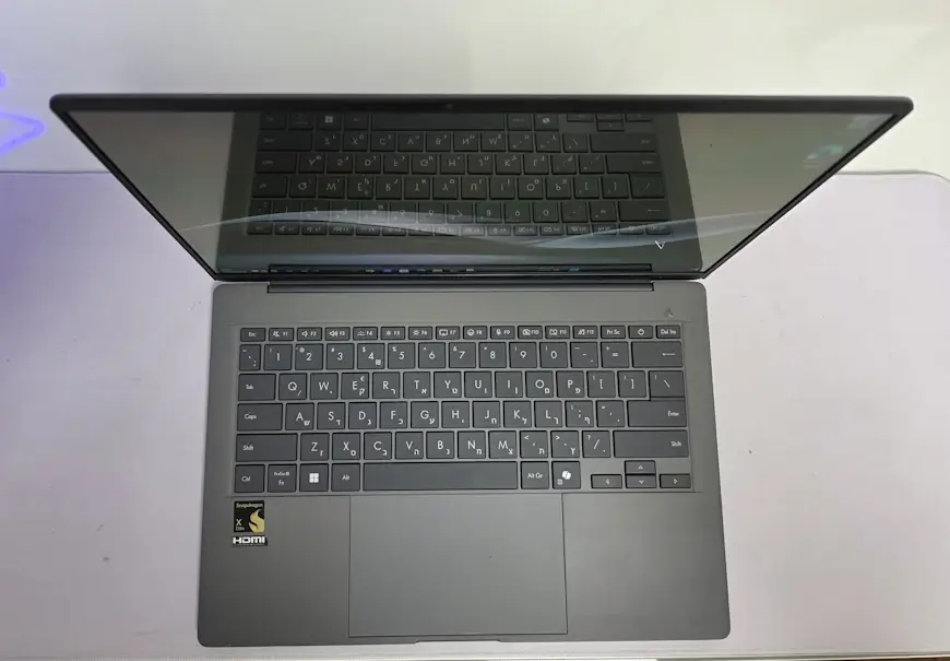 המקלדת של ה- Zenbook UX3407