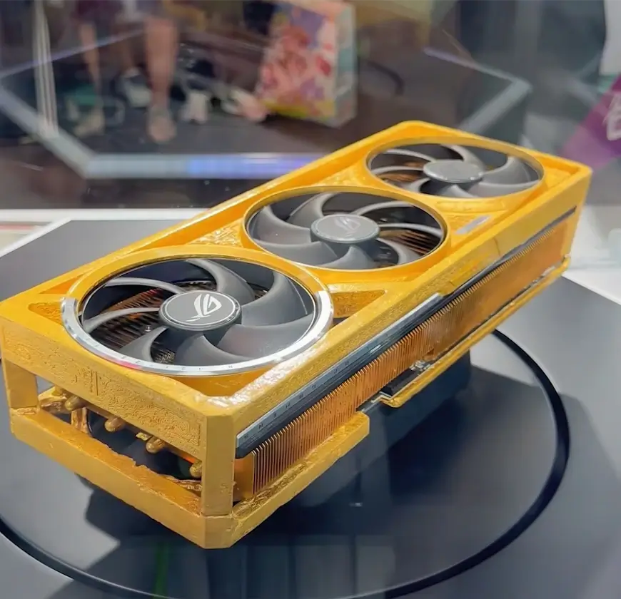 כרטיס המסך ROG Astral Real Gold Edition