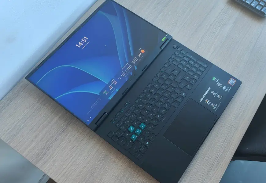 מסך נפתח עד 180 מעלות ASUS TUF Gaming A16