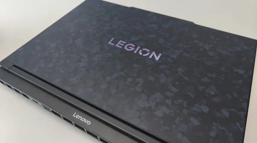 גב המחשב Legion 9-18IAX10