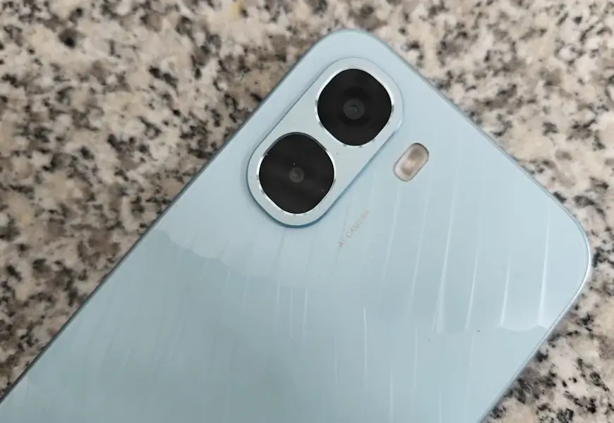 מערך הצילום האחורי של ה- OPPO a6x