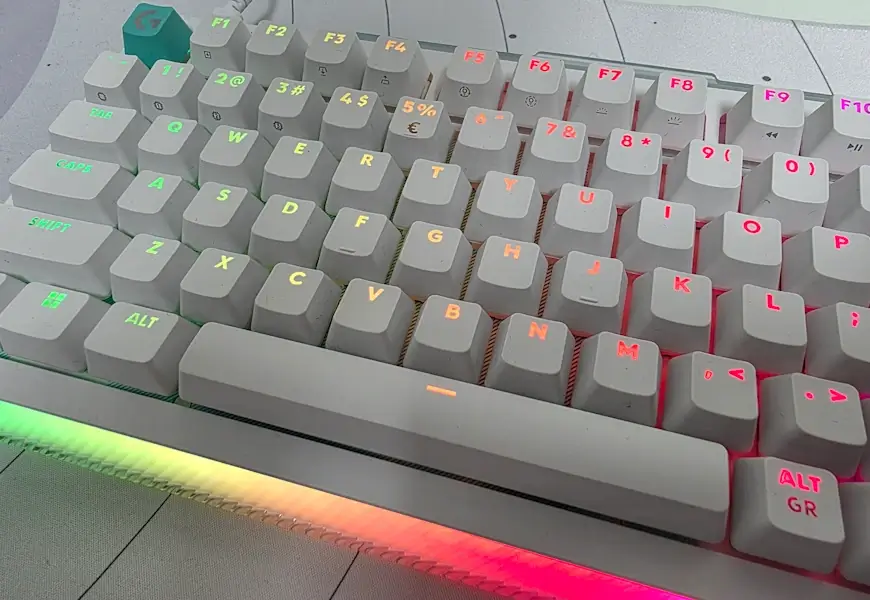 תאורת ה- RGB של ה- G512 X