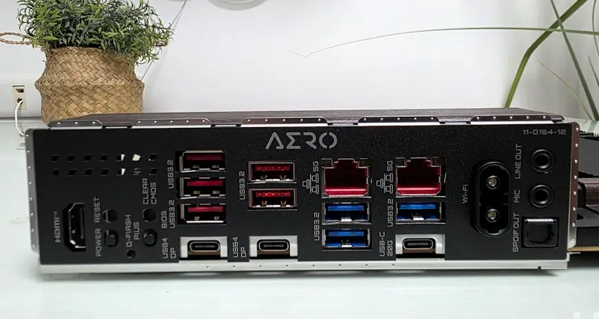 חיבורים X870E AERO X3D DARK WOOD